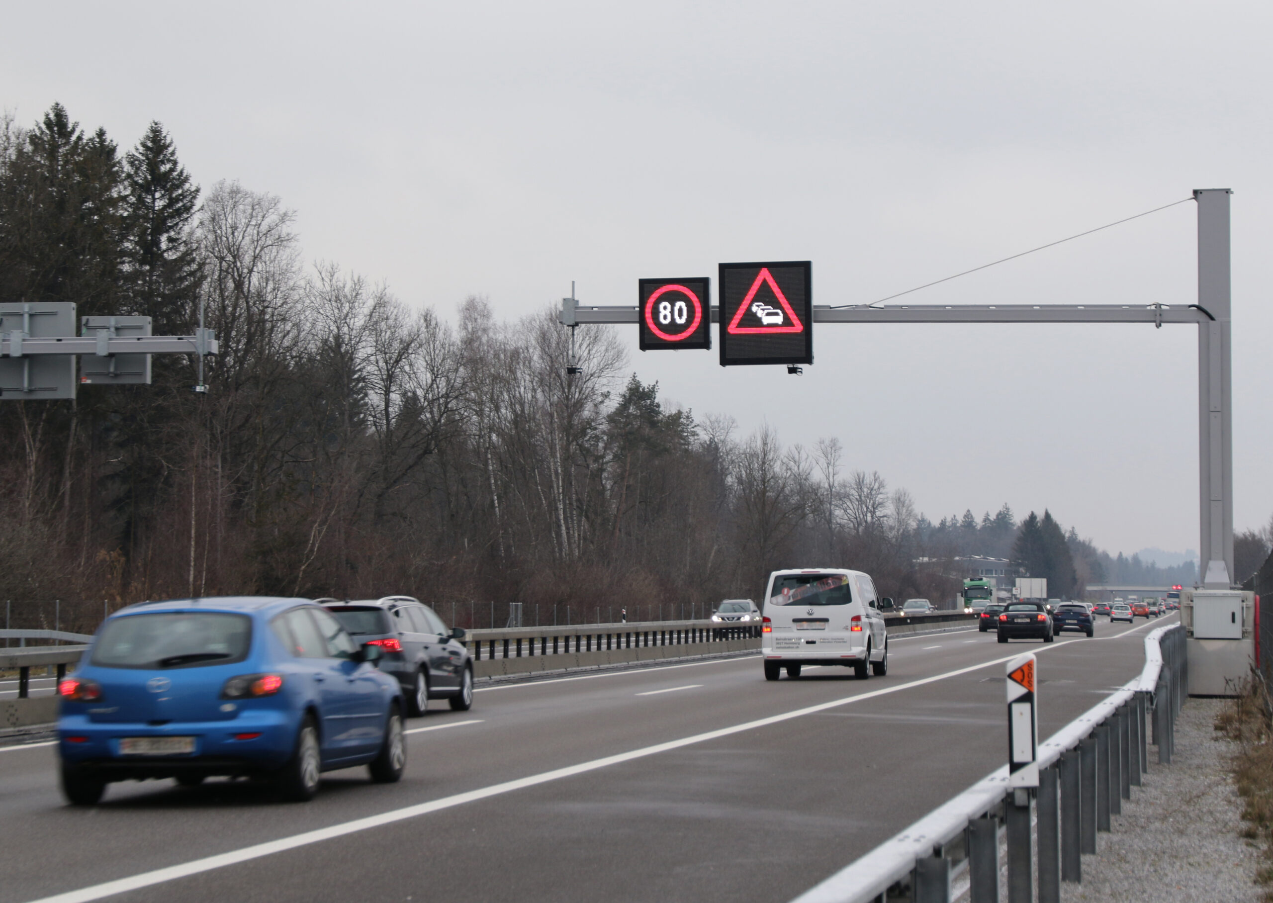 Münsingen, Ansicht GHGW auf der Autobahn