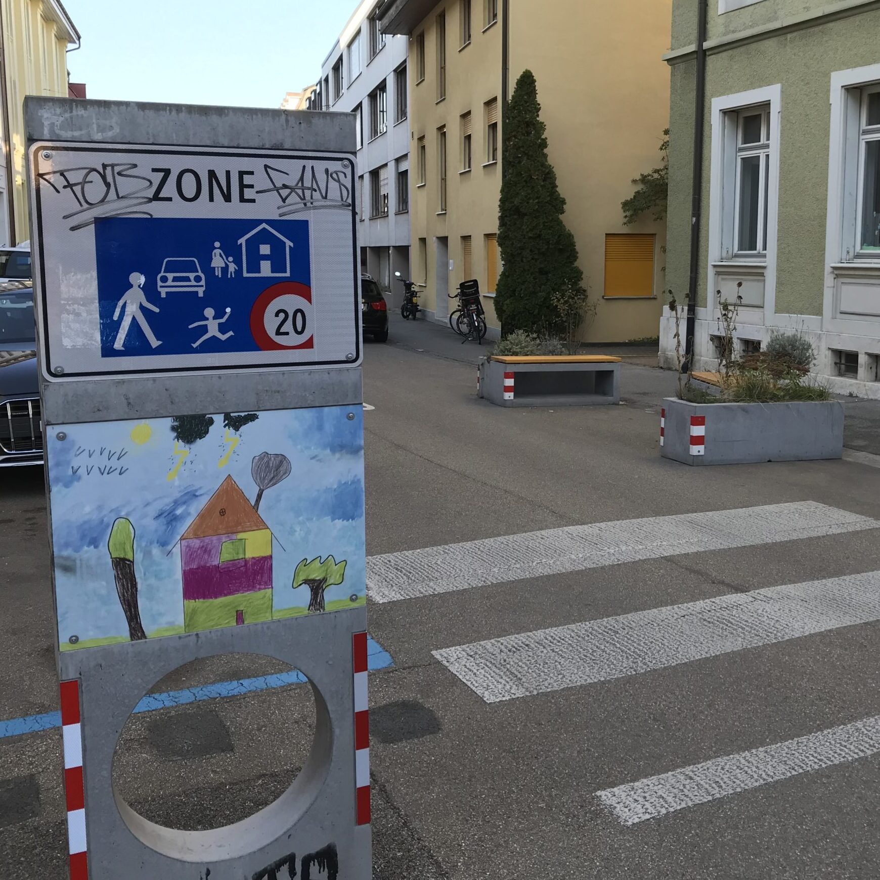 Impression Strassenmarkierung Begegnungszone